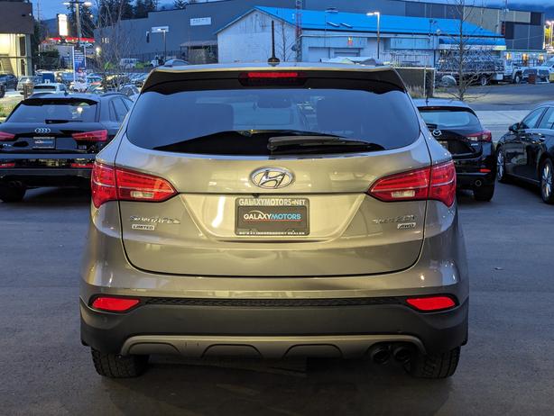2014 Hyundai Santa Fe Sport Limited - Sunroof, NAV, Heated/Vented Seats image 7