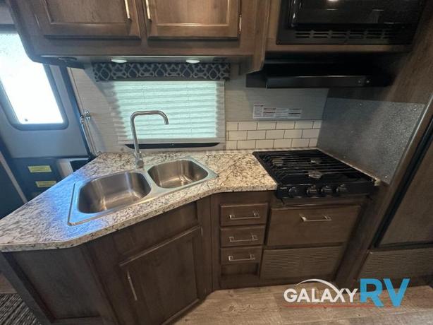 Used 2018 Jayco Redhawk 26XD image 7