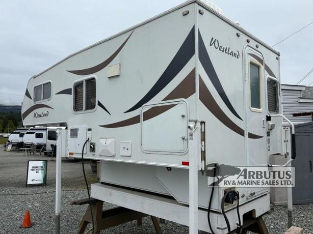 Used 2018 Westland RV Travelaire 7.6 Mid-Size image 4