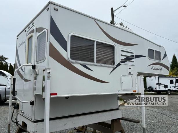 Used 2018 Westland RV Travelaire 7.6 Mid-Size image 5