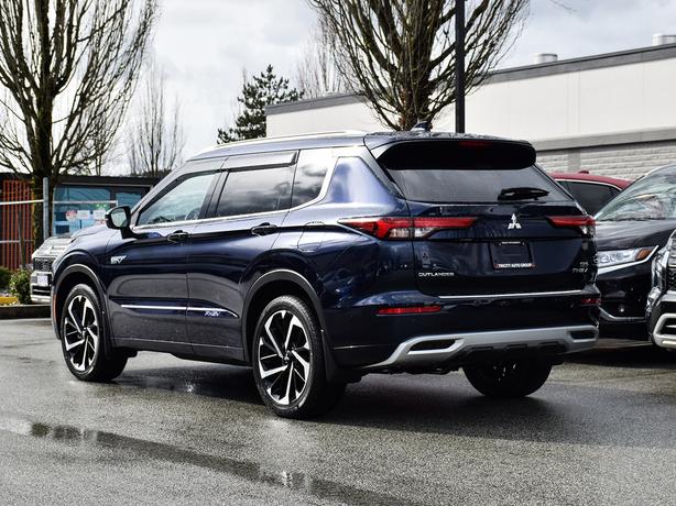 2025 Mitsubishi Outlander PHEV GT - $10,000 Discount, Manager Demo! image 4