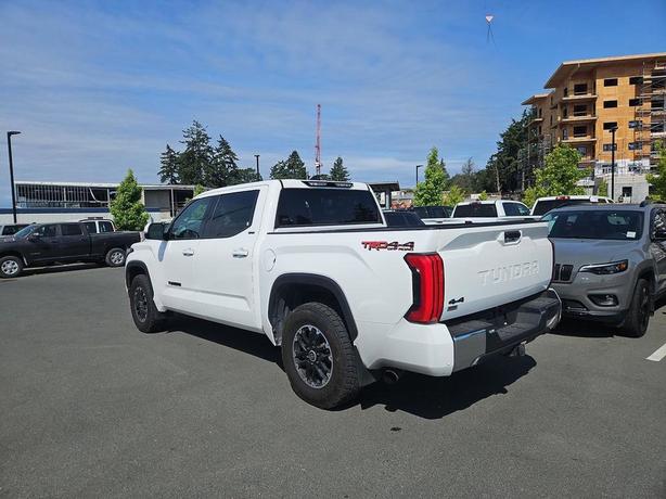 2022 Toyota Tundra 4x4 Crewmax SR | Keyless Start | Bluetooth Connection! image 4