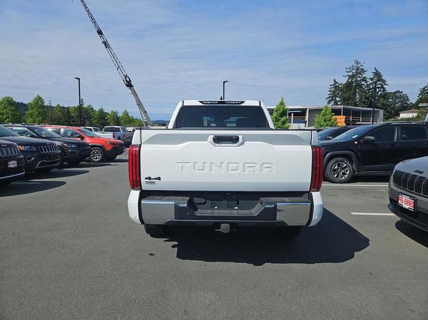 2022 Toyota Tundra 4x4 Crewmax SR | Keyless Start | Bluetooth Connection! image 5