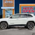 2023 Jeep Cherokee Altitude 4x4 | Panoramic Sunroof | GPS Nav! thumbnail image 3