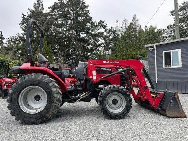 2020 Mahindra 2600 Series 2638 HST image 1