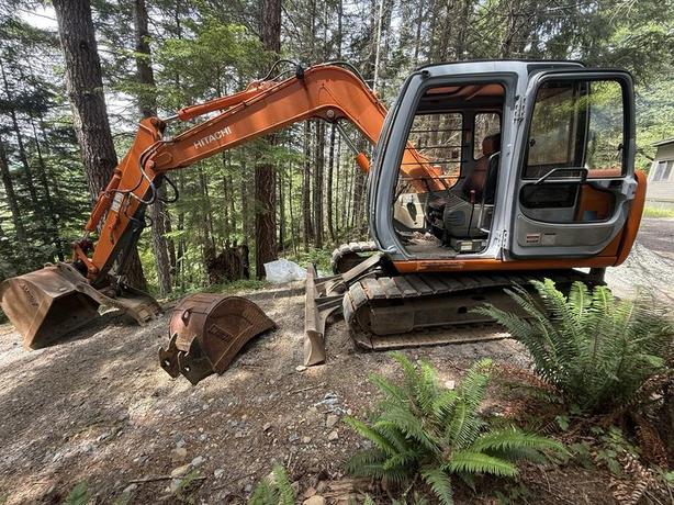 1998 Hitachi EX-60-5 image 1