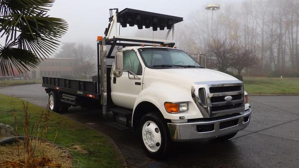 2008 Ford F-750 18 Foot Flat Deck Regular Cab 2WD Diesel Dually with Air Brakes  image 1