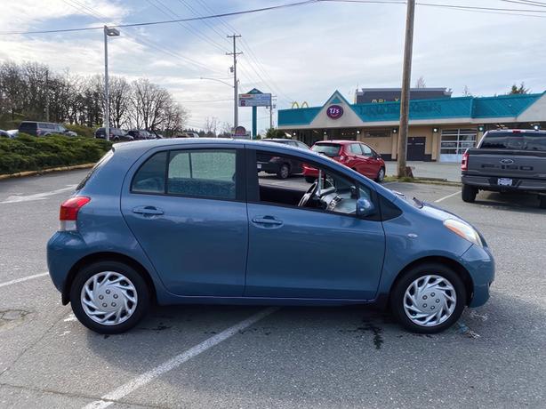 2010 Toyota  Yaris LE 4 DOOR HATCH Air PW PL CRUISE REDUCED image 4