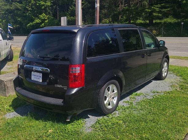 2009 Dodge  Grand Caravan SE StownGo image 5