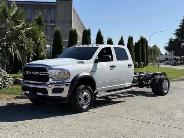 2022 RAM 5500 Crew Cab Dually Diesel Cab & Chassis 4WD image 5