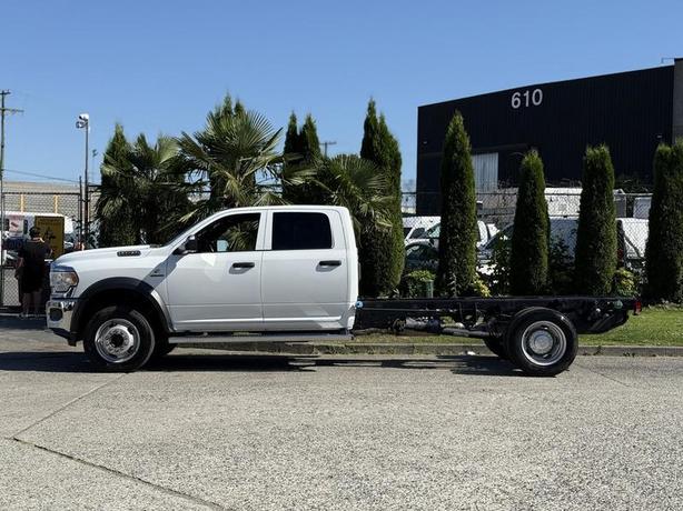 2022 RAM 5500 Crew Cab Dually Diesel Cab & Chassis 4WD image 6