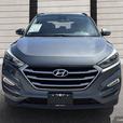 2018 Hyundai Tucson SE LEATHER! BACKUP CAMERA! NO ACCIDENT! ONE OWNER! thumbnail image 2