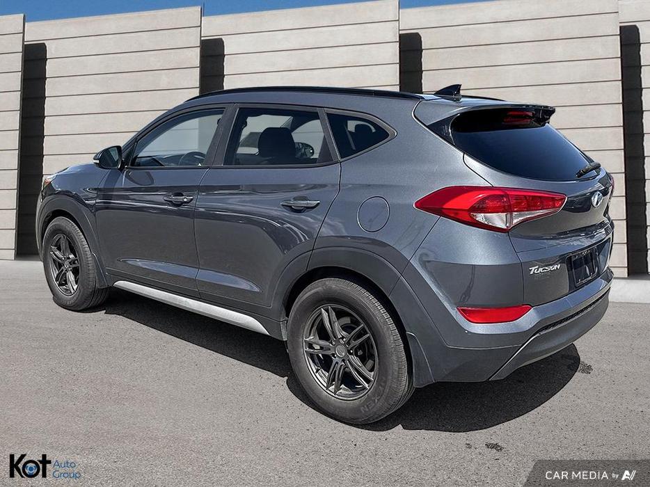 2018 Hyundai Tucson SE LEATHER! BACKUP CAMERA! NO ACCIDENT! ONE OWNER! display photo
