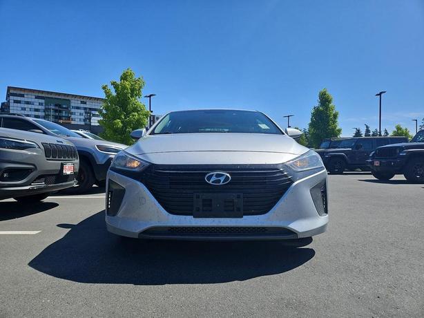 2019 Hyundai IONIQ hybrid Essential | Heated Seats! image 2