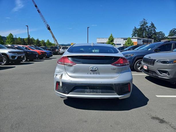 2019 Hyundai IONIQ hybrid Essential | Heated Seats! image 5