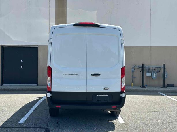 2023 Ford Transit Cargo image 4