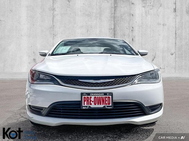 2016 Chrysler 200 LX | Low Mileage! | Engine Block Heater | Fully Inspected image 8