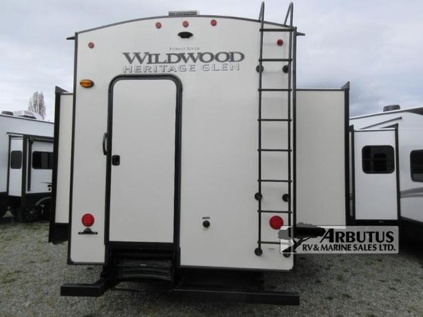 Used 2022 Forest River RV Wildwood Heritage Glen 356QB image 7