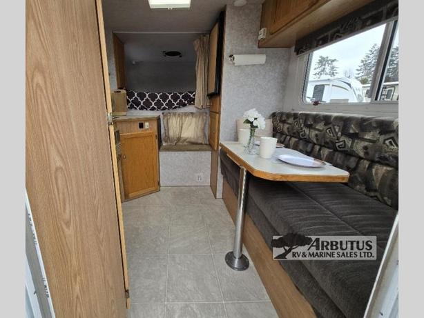 Used 2011 Westland RV Travelaire 80W image 8