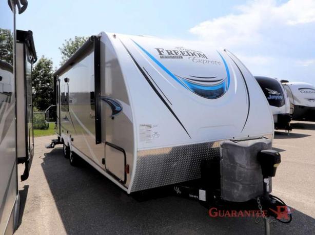 Used 2019 Coachmen RV Freedom Express Ultra Lite 246RKS image 1