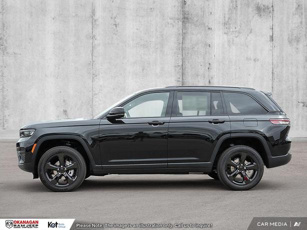 2025 Jeep Grand Cherokee Altitude demo image 3