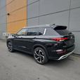 2023 Mitsubishi Outlander SE | One Owner | No Reported Accidents! thumbnail image 4