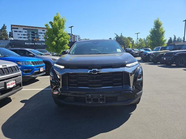 2025 Chevrolet Equinox AWD ACTIV | One Owner! image 2