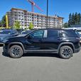 2025 Chevrolet Equinox AWD ACTIV | One Owner! thumbnail image 3