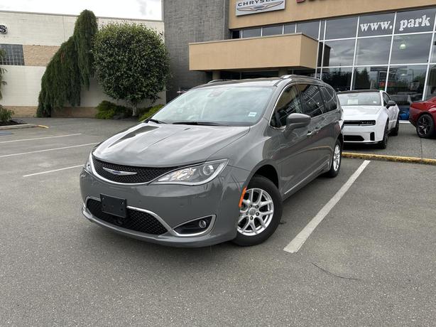 2020 Chrysler Pacifica Touring-L image 1