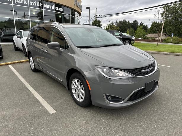 2020 Chrysler Pacifica Touring-L image 7