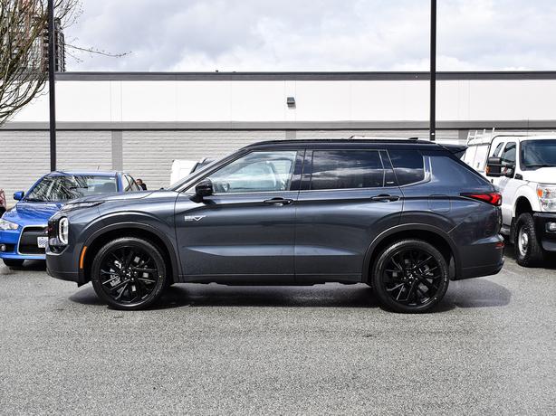 2025 Mitsubishi Outlander PHEV Noir - $10,000 Discount, Manager Demo! image 2