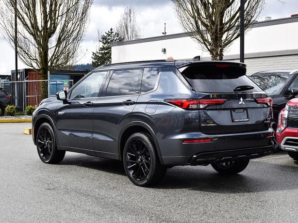2025 Mitsubishi Outlander PHEV Noir - $10,000 Discount, Manager Demo! image 3