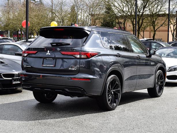 2025 Mitsubishi Outlander PHEV Noir - $10,000 Discount, Manager Demo! image 5