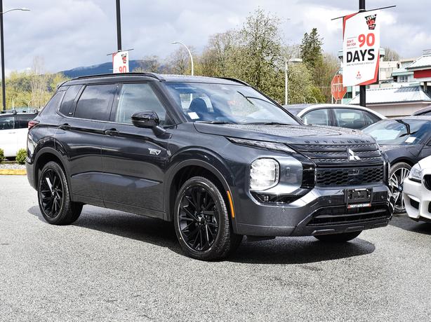 2025 Mitsubishi Outlander PHEV Noir - $10,000 Discount, Manager Demo! image 6
