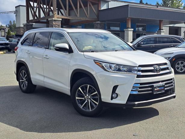 2017 Toyota Highlander XLE AWD - Nav, Heated Seats, Moonroof image 4