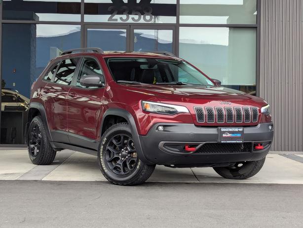 2019 Jeep Cherokee Trailhawk - No Accidents, Heated Seats, Sunroof image 4