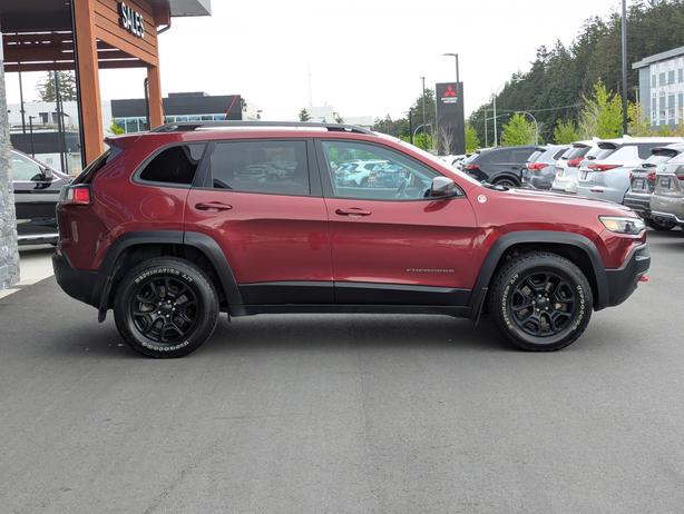 2019 Jeep Cherokee Trailhawk - No Accidents, Heated Seats, Sunroof image 5