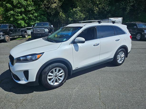 2019 KIA  Sorento LX image 2