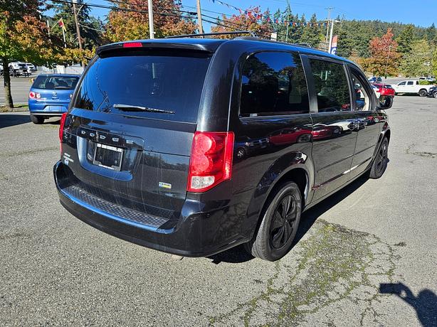 2012 Dodge  Grand Caravan SE image 2