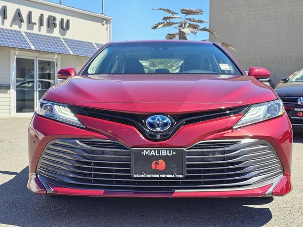 2018 Toyota Camry Hybrid XLE Auto image 2