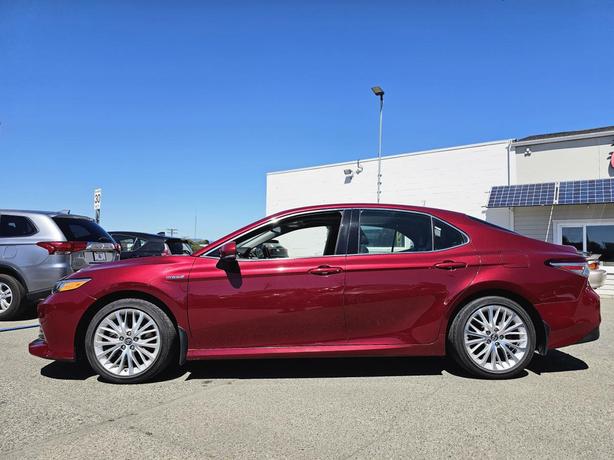 2018 Toyota Camry Hybrid XLE Auto image 4