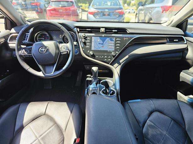 2018 Toyota Camry Hybrid XLE Auto image 6