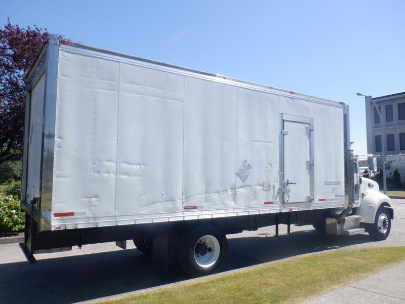 2008 Peterbilt 335 22 Foot Cube Van Reefer Air Brakes Diesel display photo