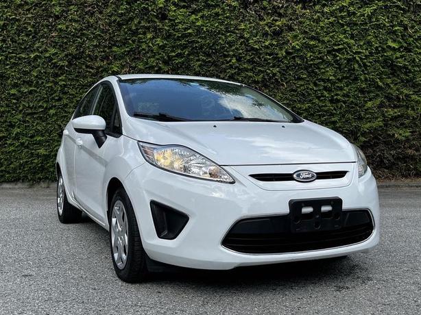 2012 Ford Fiesta SE Hatchback image 2