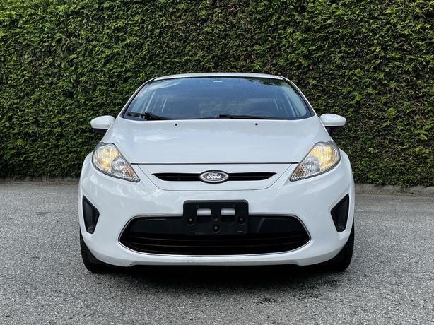 2012 Ford Fiesta SE Hatchback image 3
