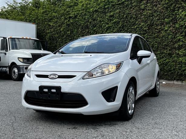 2012 Ford Fiesta SE Hatchback image 4