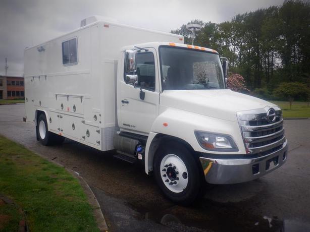 2014 Hino 338 Wire line Service Truck with Office Diesel image 5