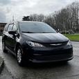 2018 Chrysler Pacifica 7-Passenger Van thumbnail image 3