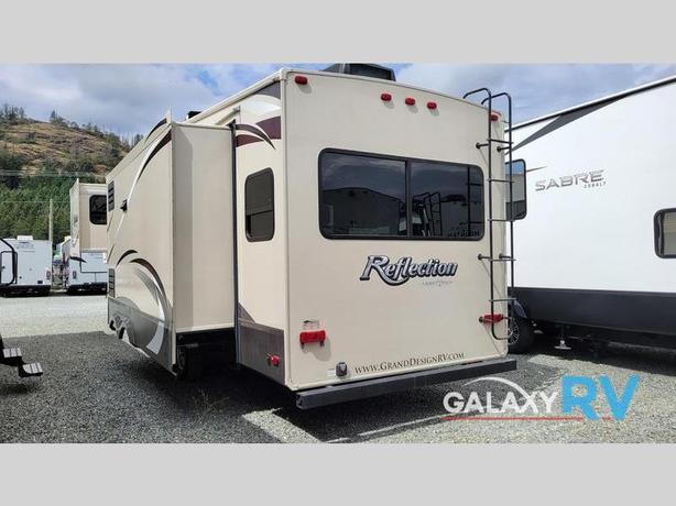 Used 2015 Grand Design Reflection 337RLS image 2