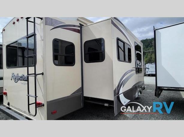 Used 2015 Grand Design Reflection 337RLS image 3